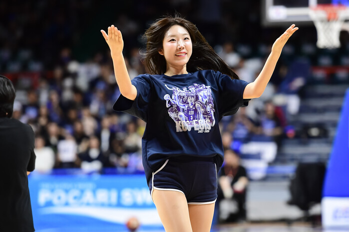 [오늘의 농구장 여신] KCC 치어리...