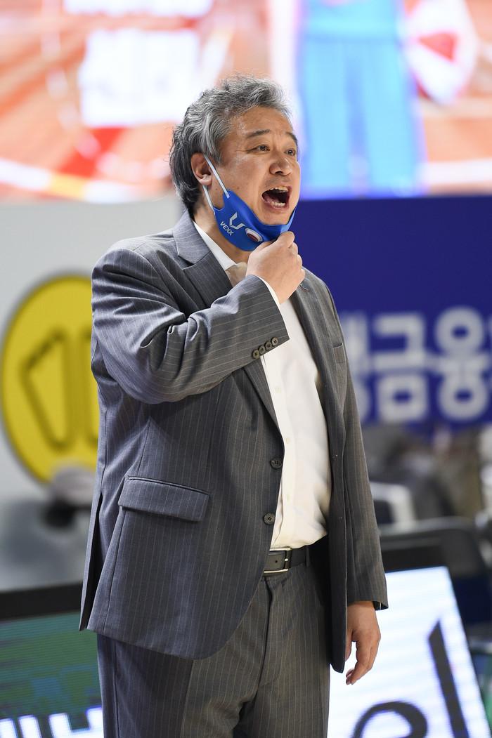 [벤치명암] 삼성생명 임근배 감독 “신인 이해란이 역전의 발판”
