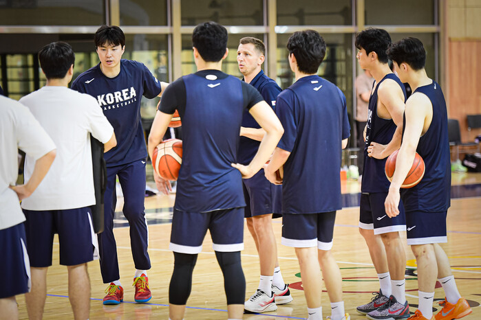 ‘평가전 완패’ 男대표팀, 파워랭킹 ...